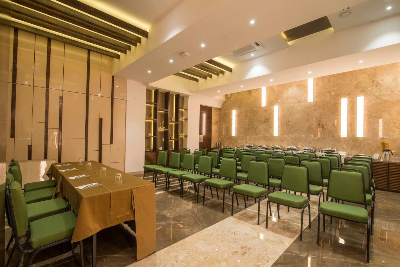 Hotel Wego Мумбаї Екстер'єр фото